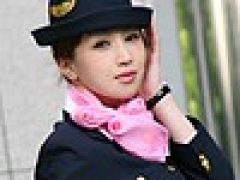 緊張をほぐすために、機内のトイレでオナニーをしてしまう すず |美魔女のエロさに誘惑されて