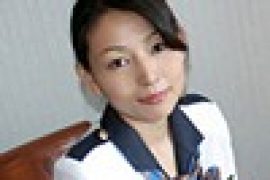 シャワーも浴びずにスカートを捲り上げて、下着ををまさぐると　志保  |美魔女のエロさに誘惑されて