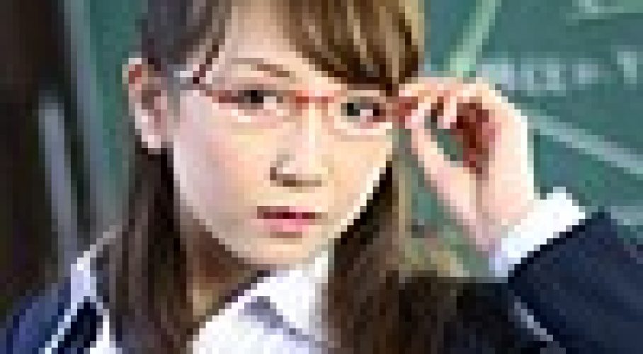 慢性欲求不満な彼女が女教師コスプレで淫らなセンセイに変身  あずさ  |美魔女のエロさに誘惑されて