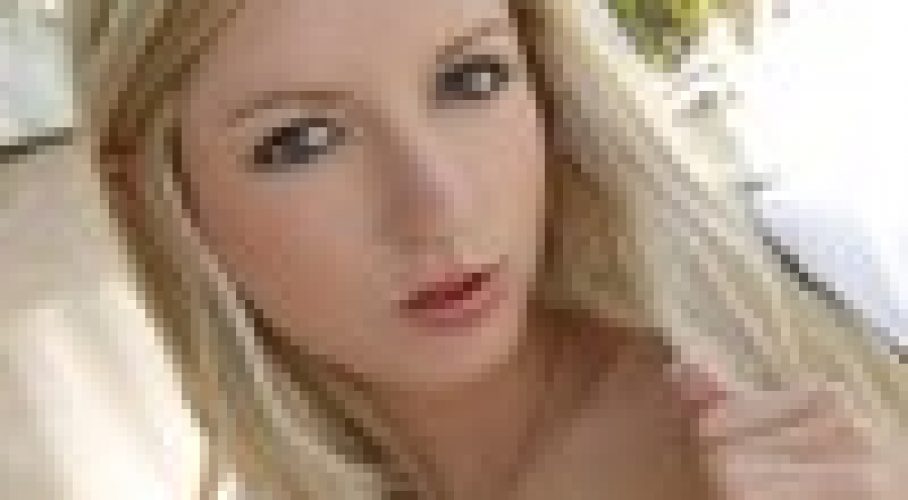 正体はストレートの金髪を振り乱して感じまくるエロ女教師  カイリー  |美魔女のエロさに誘惑されて